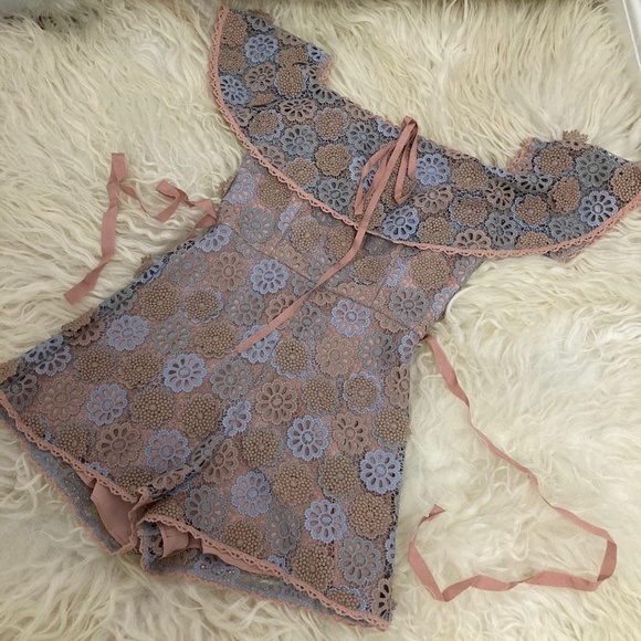 ALEXIS Lace Pattern Square Neckline Romper - Picture 4 of 16